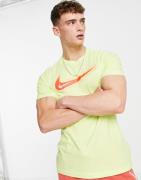 Nike - Swoosh - Rød og limegrøn T-shirt