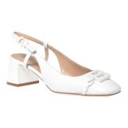 Court shoe in white calfskin