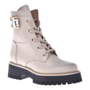 Combat boots in vanilla leather