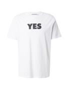ARMEDANGELS Bluser & t-shirts 'ADONI MAYBE'  sort / hvid