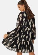 Object Collectors Item Mila Gia L/S Dress BlackAOP:SandshellG 34