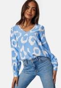 Object Collectors Item Objjacira L/S V-Neck top Provence AOP:Cloud D 40