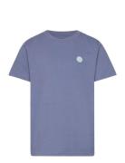 Regular Fit Badge T-Shirt - Gots/Ve Tops T-Kortærmet Skjorte Blue Knowledge Cotton Apparel