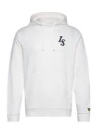 Club Emblem Hoodie Tops Sweatshirts & Hoodies Hoodies White Lyle & Scott