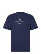 Men's Nike Max 90 Arch Fashion Tee - New York Yankees Tops T-Kortærmet Skjorte Navy NIKE Fan Gear