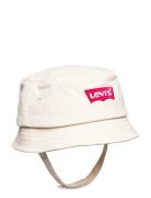 Lan Levis Batwing Bucket Cap / Lan Levis Batwing Bucket Cap Accessories Headwear Hats Bucket Hats Cream Levi's