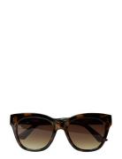 Pcbelina Sunglasses Noos Accessories Sunglasses D-frame- Wayfarer Sunglasses Brown Pieces