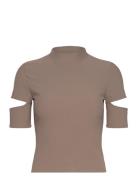 Ribbed Performance Cut-Out Top Sport Women Sport Clothing Sports Tops & T-shirts Sport T-Skjorte Brown Aim´n