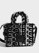 Marc Jacobs - Håndtasker - Black/Ivory - Monogram Teddy Tote Bag - Tasker - Handbags