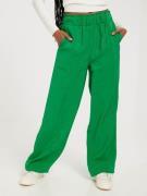 Vero Moda - Vide bukser - Bright Green - Vmqueeny Long Pants Wvn Ga - Bukser