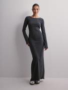Pieces - Langærmede kjoler - Dark Grey Washed - Pcvanessa Ls Maxi Dress Dmo - Kjoler - Long sleeved dresses
