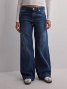 Only - Wide leg jeans - Dark Medium Blue Denim - Onlchris Reg Low Wide Dnm GEN483 - Jeans