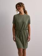 JdY - Korte kjoler - Deep Lichen Green Melange - Jdydalila S/S String Dress Jrs Noos - Kjoler