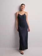 Selected Femme - Maxikjoler - Dark Sapphire - Slftalia-Lena Sl Slip Dress B - Kjoler - Maxi Dresses
