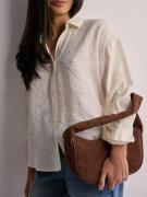 BECKSÖNDERGAARD - Håndtasker - Mocha Brown - Suede Talia Bag - Tasker - Handbags