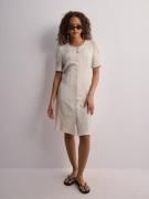 Object Collectors Item - Korte kjoler - White Sand - Objcilia S/S Drss 132 - Kjoler