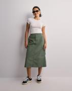 Carhartt WIP - Grøn - W' Jet Cargo Skirt