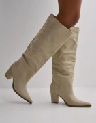 Nelly - Beige - Wide Leg Pointy Soft Boot