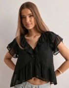 Nelly - Sort - Dreamy Flounce Blouse