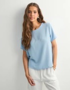 Pieces - Blå - Pcanna Ss O-Neck Top Noos Wvn Bc