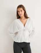 Nelly - Hvid - Button Pleat Blouse
