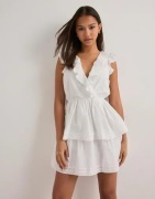 Nelly - Hvid - Perfect Frill Dress